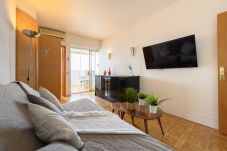 Apartment in Madrid - 2 Bedroom Apartment with City Views - Comfort and Style in Madrid