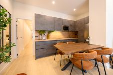 Apartment in Madrid - (AGU230) 4 bedroom and 4 bathroom apartment in La Latina, Madrid
