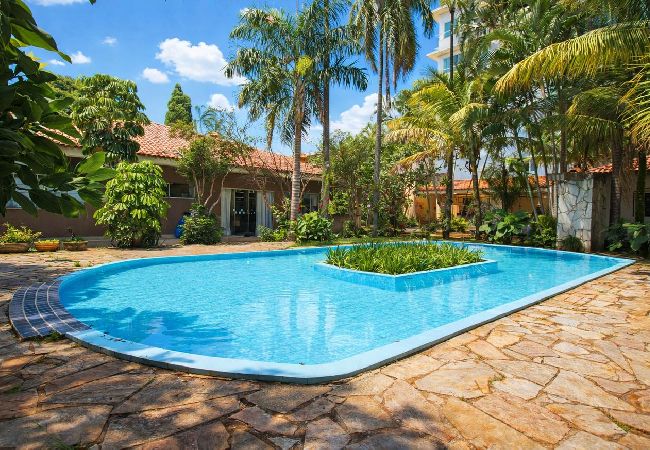 House in Brasilia - House with Pool and BBQ in Taguatinga
