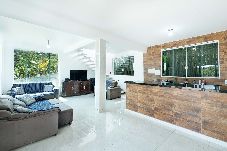 House in Mairinque - Chácara Pet-Friendly c Piscina, Jogos e Wi-fi