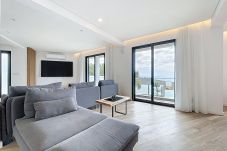 Terraced House in Caniço - Breeze House 1 by Atlantic Holiday