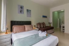 Apartment in Rio de Janeiro - 6 minutes from Copacabana Beach | NSC904B