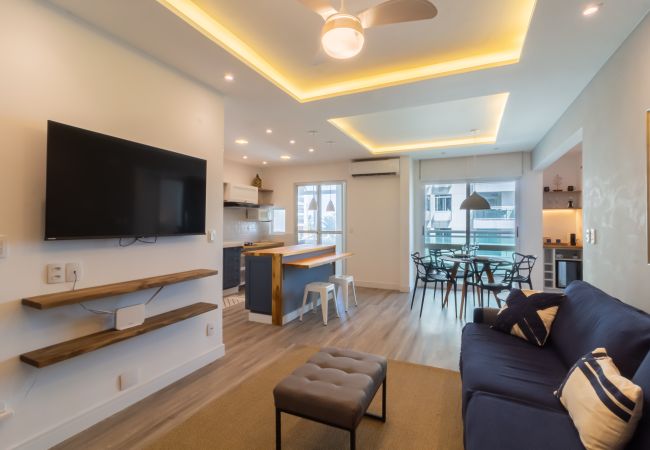 Apartment in Rio de Janeiro - Charming Barra 1min from the beach | LC201B