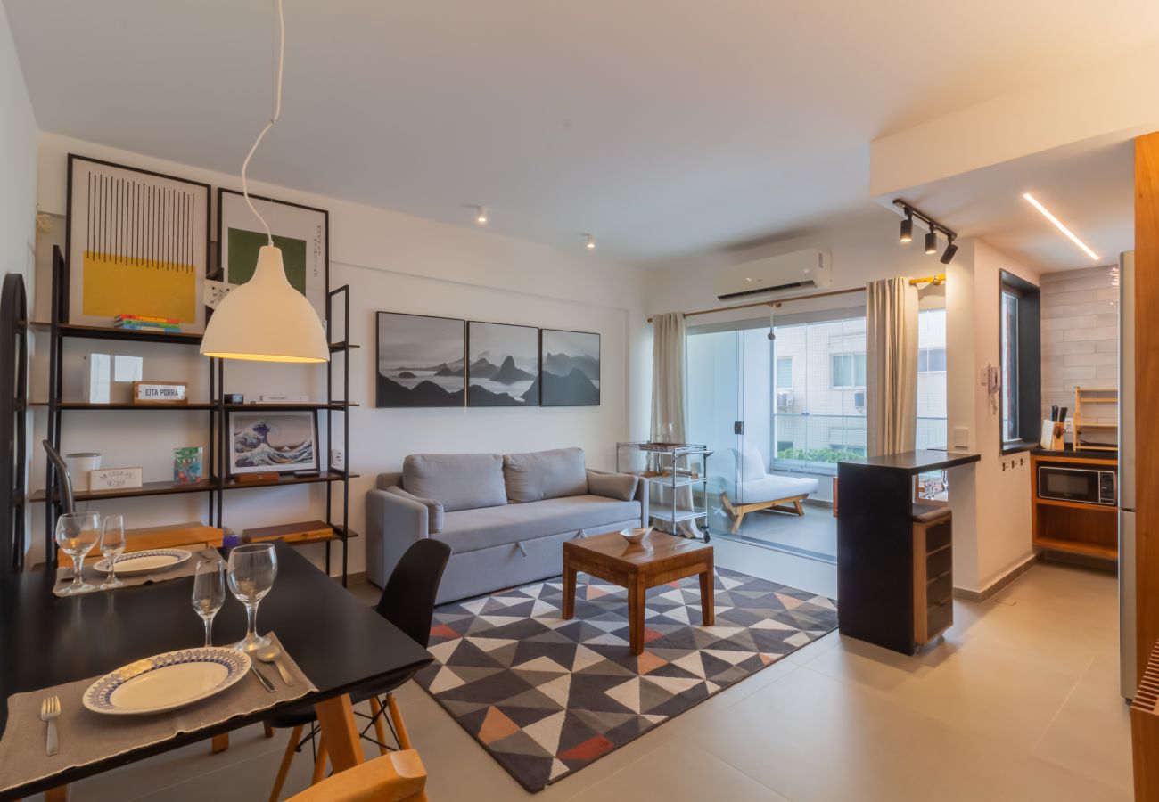 Apartment in Rio de Janeiro - Charming 1 minute from Barra Beach | PP105