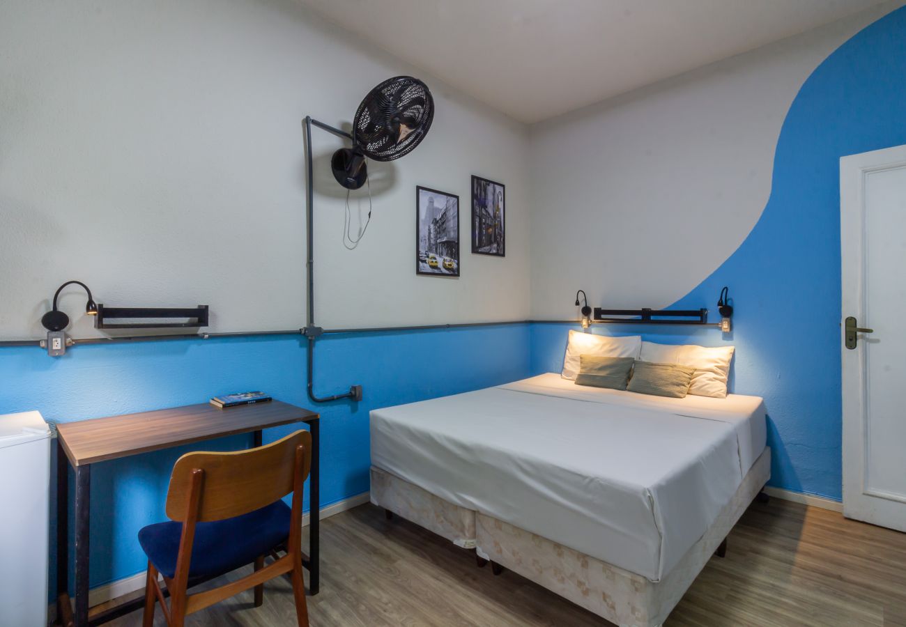 Rent by room in Rio de Janeiro - Hostel Leblon - private double suite