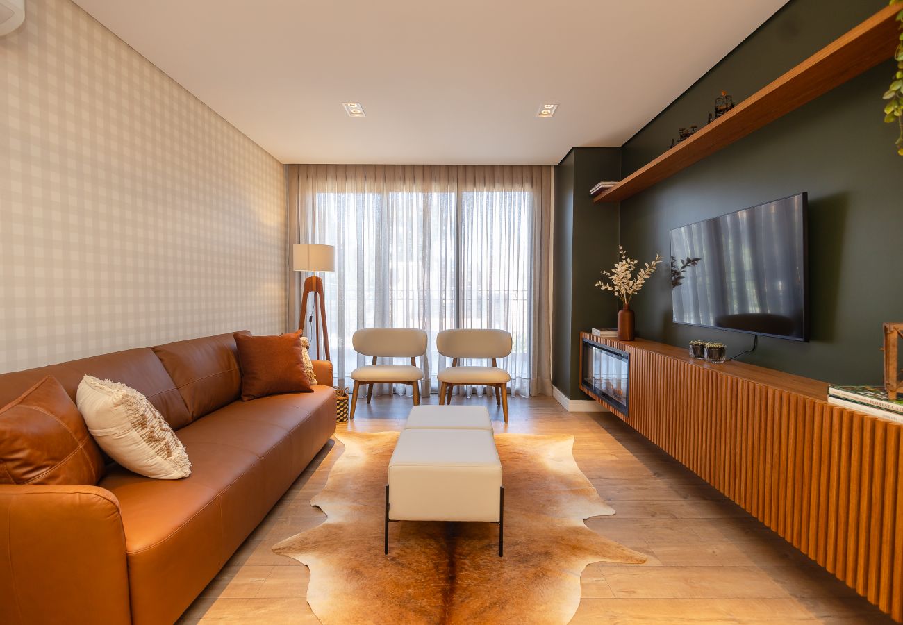 Apartment in Gramado - NOVO! Apto moderno (2 suítes) a 600m da Rua Coberta!