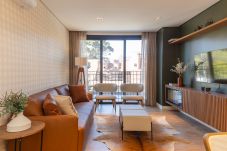 Apartment in Gramado - NOVO! Apto moderno (2 suítes) a 600m da Rua Coberta!