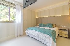Apartment in Florianópolis - Apto Pé na Areia com Varanda e Churrasqueira