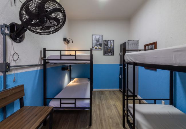 Rent by room in Rio de Janeiro - Hostel Leblon - Private Quadruple Room