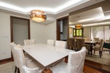 Apartment in Gramado - Amplo AP térreo 4 suítes a 600m da Rua Coberta