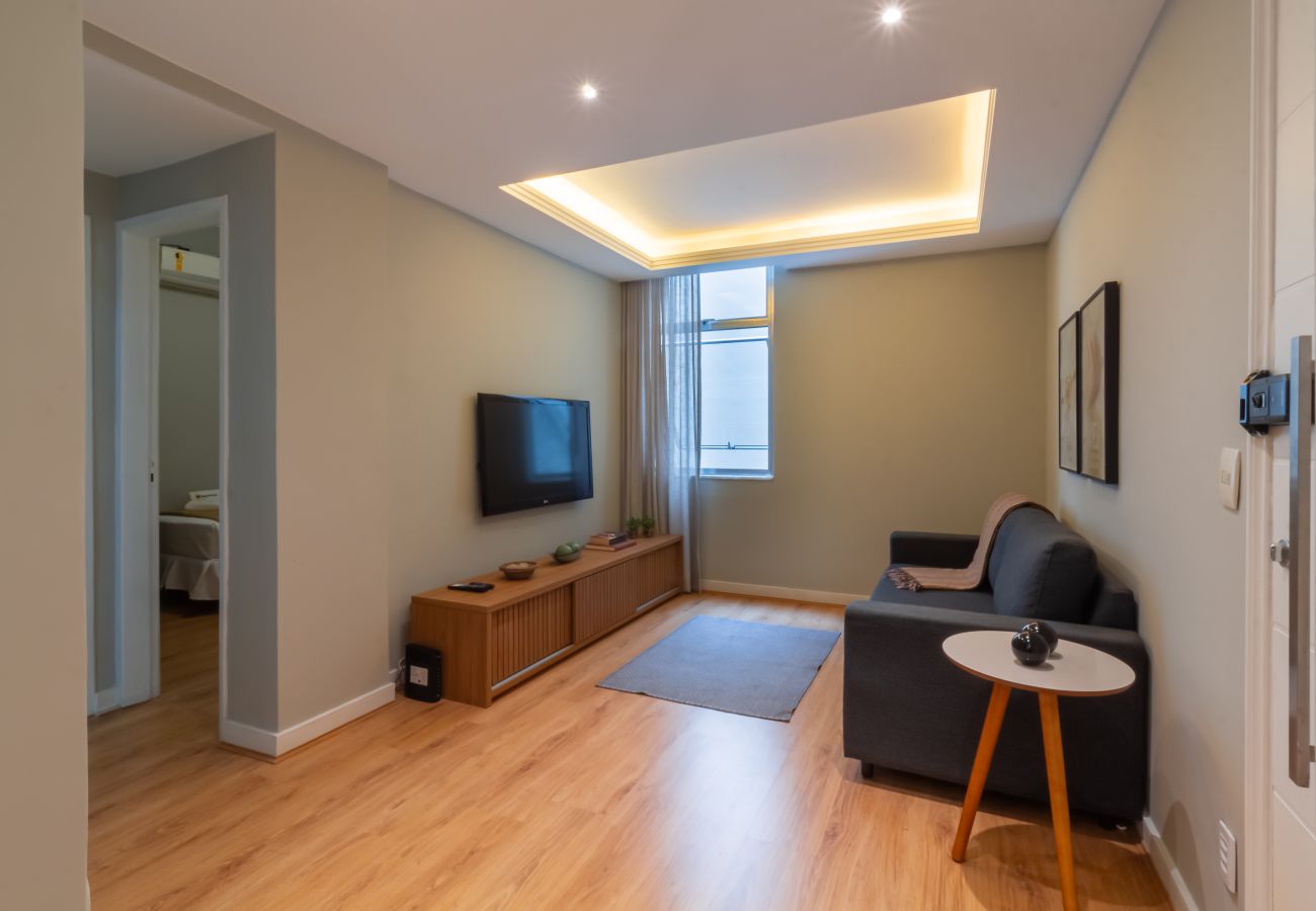 Apartment in Rio de Janeiro - 9 min from Copacabana Beach | ML905