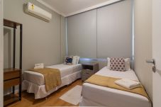 Apartment in Rio de Janeiro - 9 min from Copacabana Beach | ML905