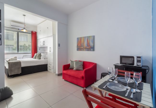 Apartment in Rio de Janeiro - Studio 6 mins from Copacabana Beach | JC406