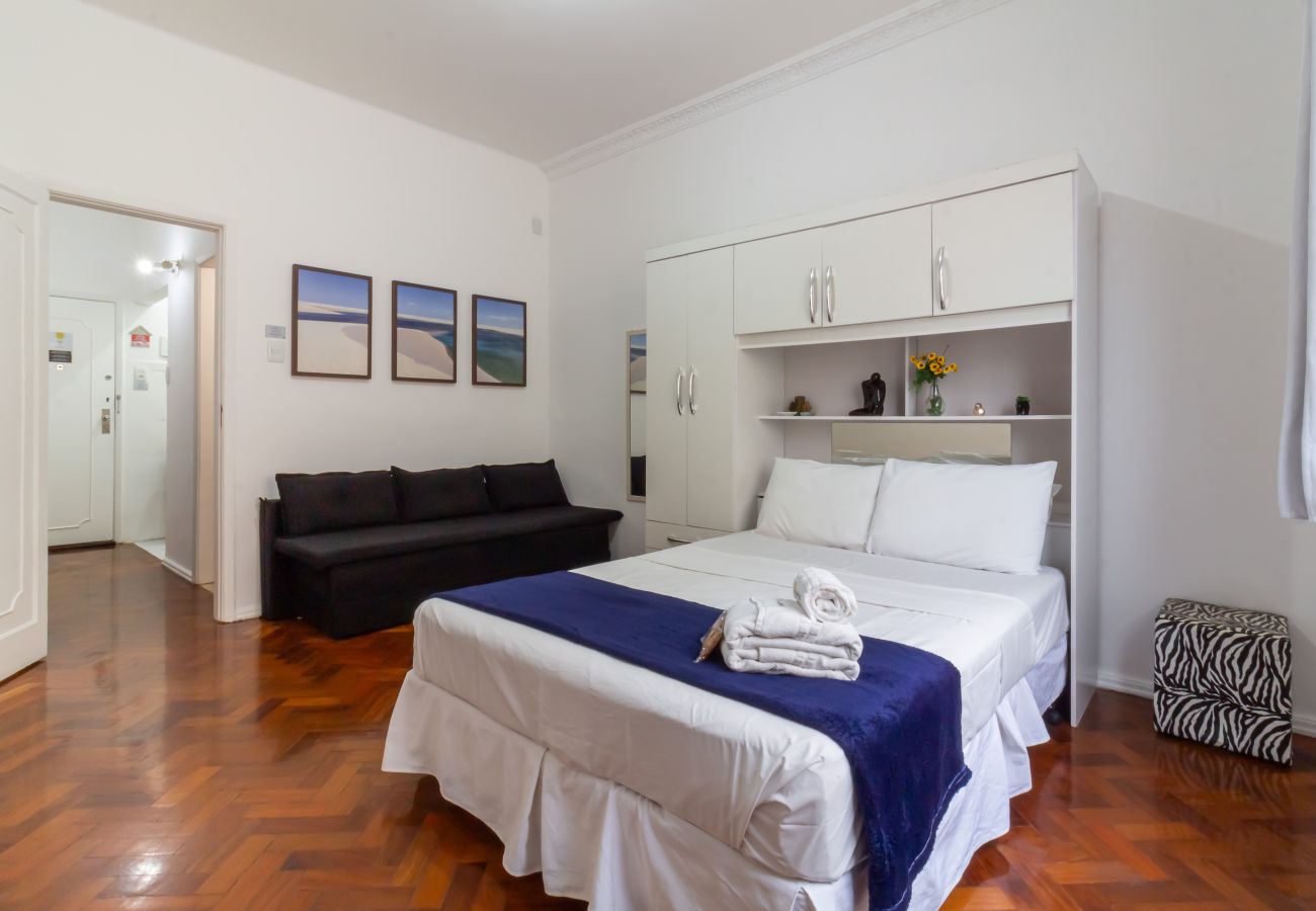 Apartment in Rio de Janeiro - Practical Apt Near the Beach & Subway | BR806