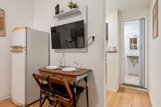 Apartment in Rio de Janeiro - Charming Apartment 5 Min from Copacabana Beach - SF415