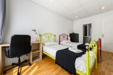 Apartamento en Madrid - (VEL551) Piso de 3 dormitorios y 2 en Salamanca