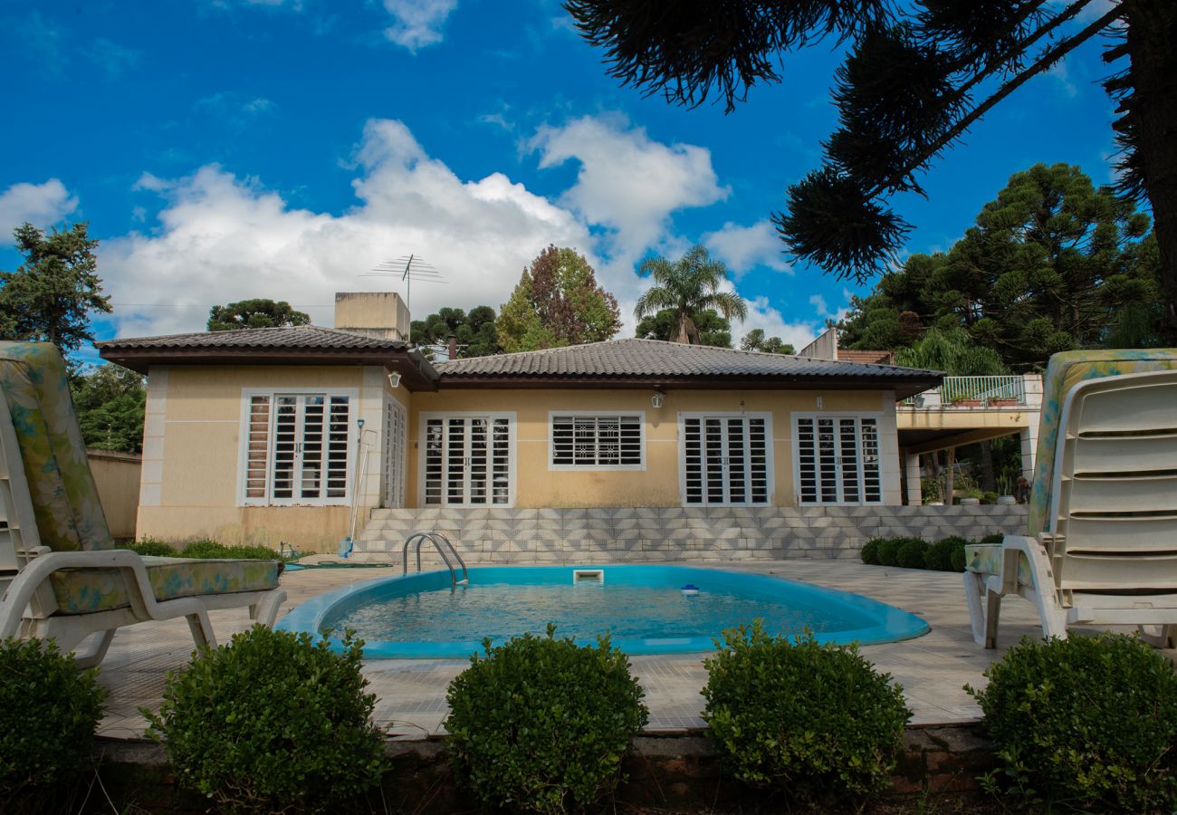 Casa en Campina Grande do Sul - Casa com Wi-Fi e lazer em Campina Grande do Sul