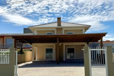 Casa en Palhoça - Casa na praia c WiFi e churrasqueira em Palhoça/SC