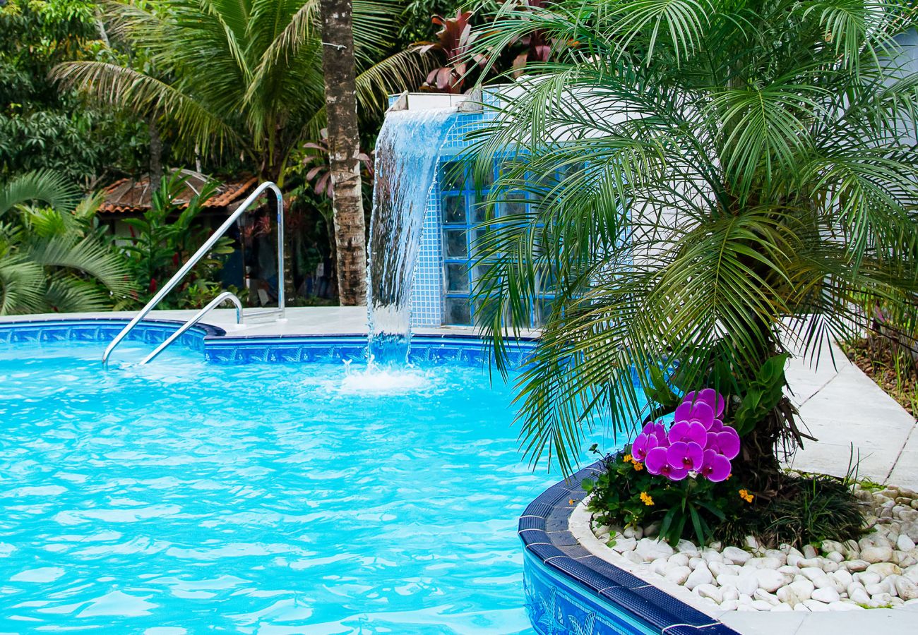 Casa en Bertioga - Casa c Piscina e Jacuzzi a 500m da Praia Guaratuba