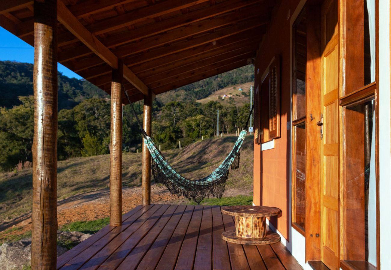 Apartamento en Sapucaí-Mirim - Aconchegante chalé com Wi-Fi em Sapucaí Mirim/MG