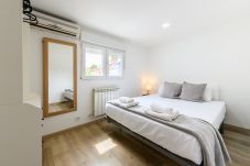 Chalet en Madrid - Chalet Ciudad Lineal 3HH M (MIS57)