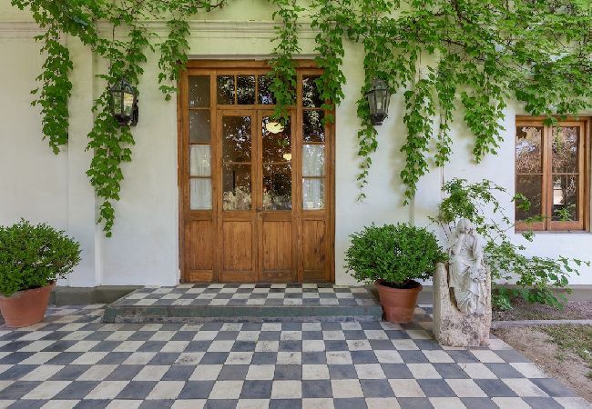 Casa en Luján de Cuyo - Tradicional Casona de época, con desayuno