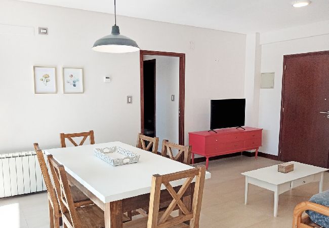 Residencial en Mendoza -  Amplio y Moderno con Cochera y Seguridad.