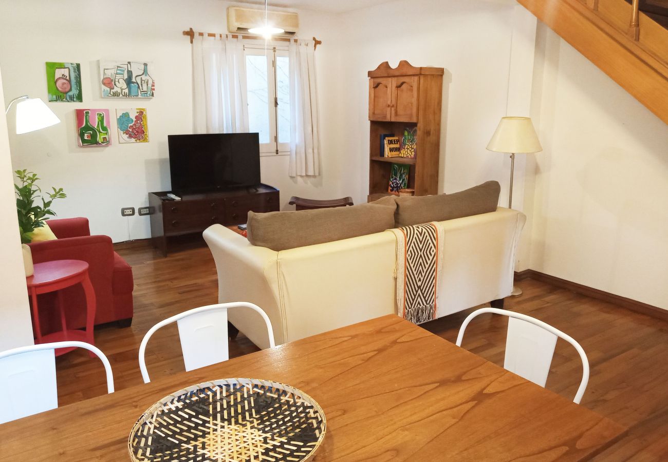 Apartamento en Mendoza -  Lindísimo y tradicional duplex en complejo privado