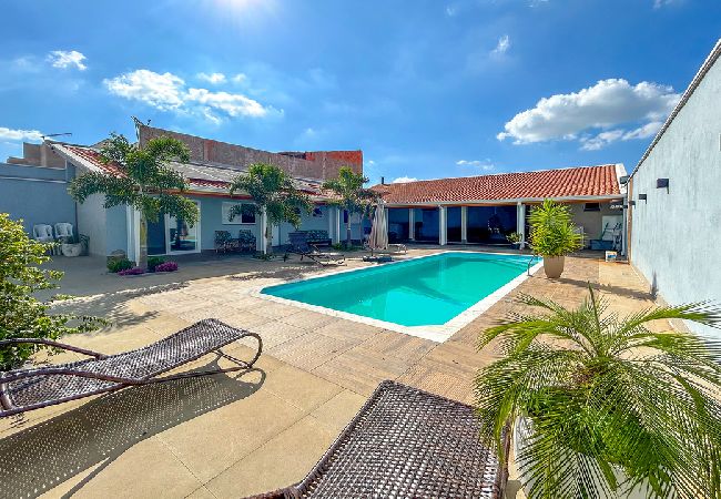Casa en Itu - Chácara c Wi-Fi, piscina e churrasqueira em Itu/SP