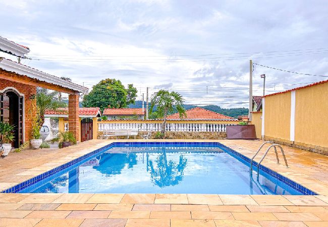 Casa en Atibaia - Chácara elegante com piscina e lazer em Atibaia/SP