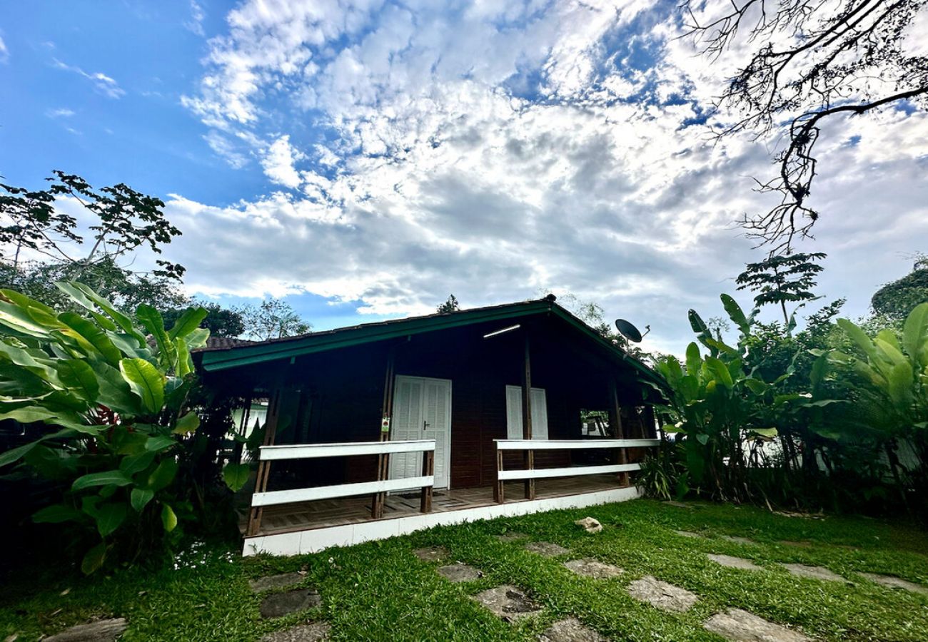 Casa en Ubatuba - Casa com piscina e churrasqueira em Ubatuba/SP
