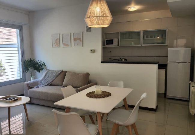 Apartamento en Mendoza - Cálido y Moderno en Complejo Privado, con Cochera