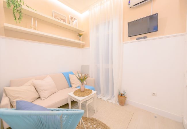 Apartamento en Madrid - Atractivo apartamento de un dormitorio con patio interior junto al Intercambiador de Avenida América Temporal