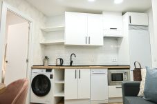 Apartamento en Madrid - Encantador apartamento de un dormitorio en Madrid, cerca al metro Tetuán . Temporal 