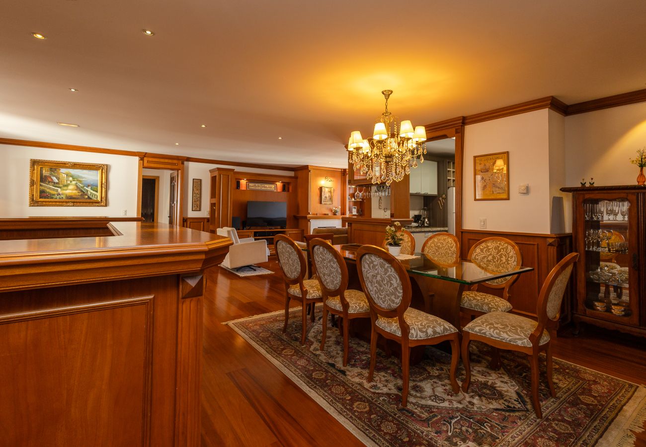 Apartamento en Gramado - 3 Suítes no Centro de Gramado (500m da R Coberta