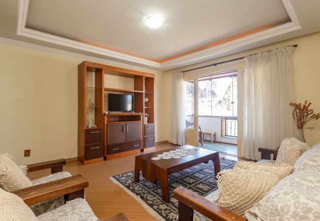 Apartamento en Gramado - Quatro Dormitórios (1 suíte) a 80 m da Rua Coberta