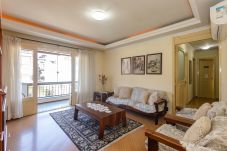 Apartamento en Gramado - Quatro Dormitórios (1 suíte) a 80 m da Rua Coberta