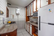 Apartamento en Gramado - 1 Dormitório Acolhedor a 80m do Lago Negro
