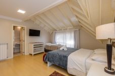 Apartamento en Gramado - DUPLEX, 4 suítes, 2 vagas no coração de Gramado