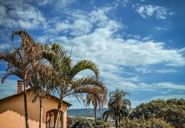 Casa en Bragança Paulista - Chácara com piscina e WiFi em Bragança Paulista/SP