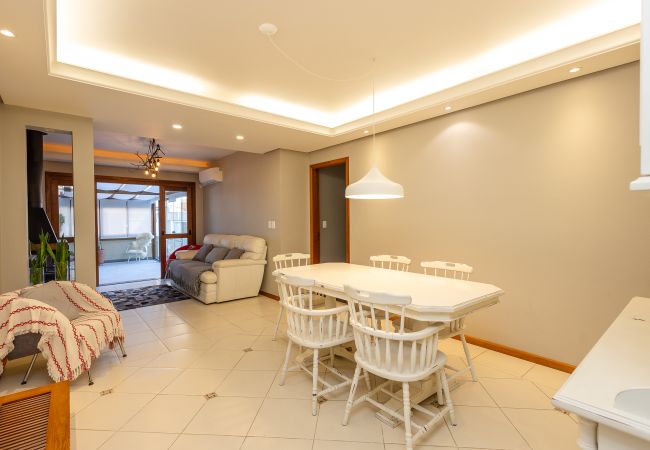 Apartamento en Gramado - Terraço gigante no coração de Gramado (4 dorm)!