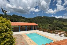 Casa en Extrema - Chácara com Piscina e Churrasqueira em Extrema MG