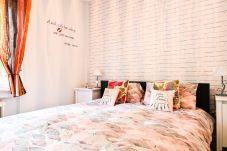 Apartamento en Madrid - Cómodo apartamento de un dormitorio .Temporal