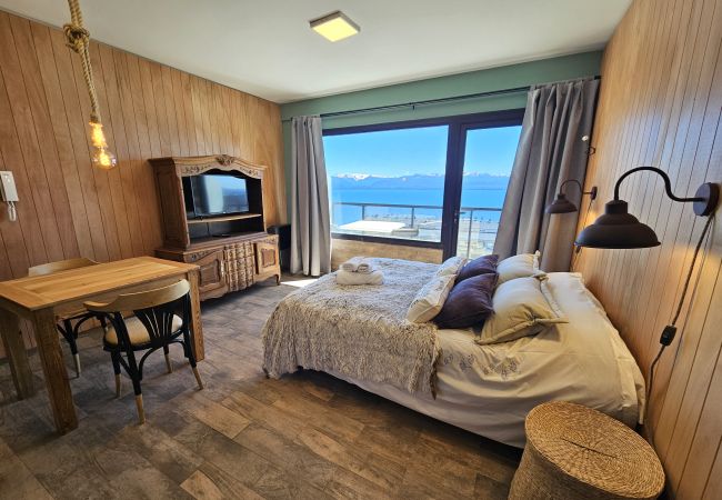Estudio en San Carlos de Bariloche - Suizo II departamento romantico con espectacular vista al lago Nahuel Huapi