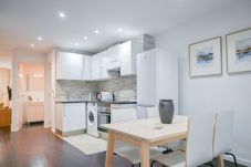 Apartamento en Madrid -  Amplio Apartamento con Balcón en Calle Santa Engracia, Chamberí .Temporal