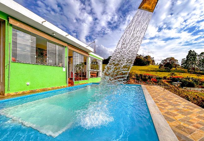 Casa en Extrema - Refúgio nas montanhas em Extrema com cachoeira