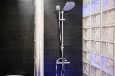 Apartamento en Madrid - Moderno y Elegante piso en Arg&uuml;elles con 2 Suites y Vestidor &ndash; Ideal para Familias .Temporal