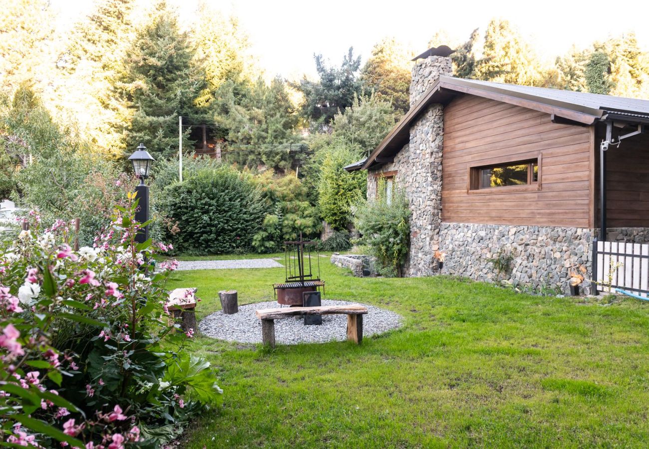 Casa en San Carlos de Bariloche - Hermosa casa a 300 metros del lago Nahuel Huapi