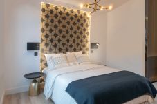 Apartamento en Madrid - Escápate al Encanto Urbano: Piso con Balcón y Espacios Modernos