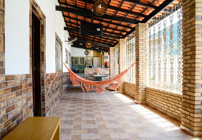 Casa en Caraguatatuba - Casa perto das principais praias c WiFi e churrasq